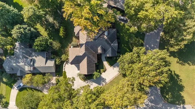 $2,500,000 | 8500 Belinder Road, Leawood, KS 66206