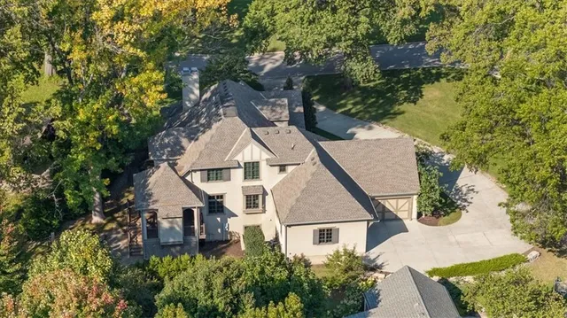 $2,500,000 | 8500 Belinder Road, Leawood, KS 66206