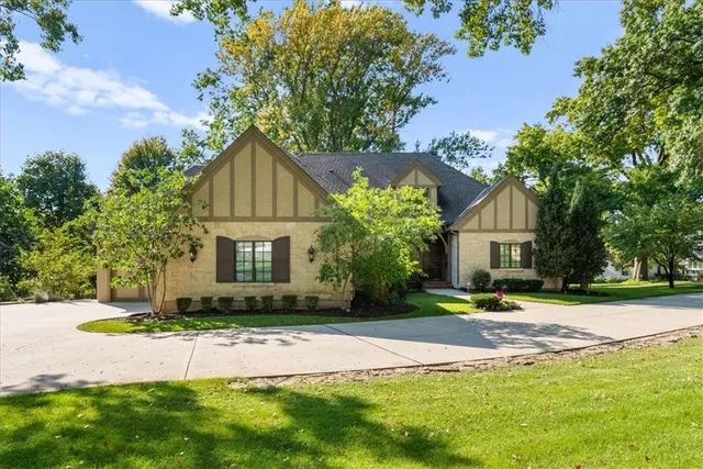 $2,500,000 | 8500 Belinder Road, Leawood, KS 66206