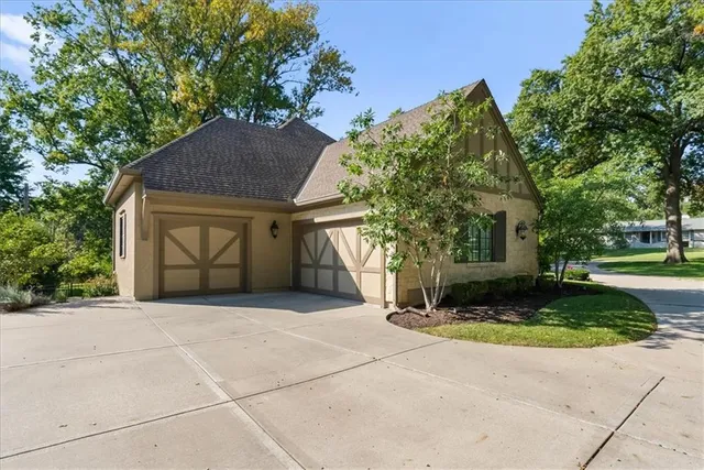 $2,500,000 | 8500 Belinder Road, Leawood, KS 66206