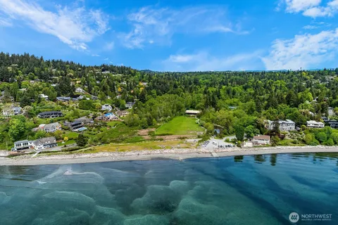 $1,148,000 | 216 Southwest 192nd Street, Normandy Park, WA 98166