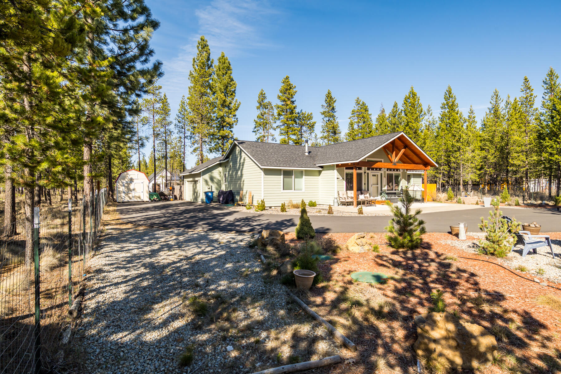 17154 Covina Road Bend, OR 97707 - Photo 37 of 38 JH5_8142