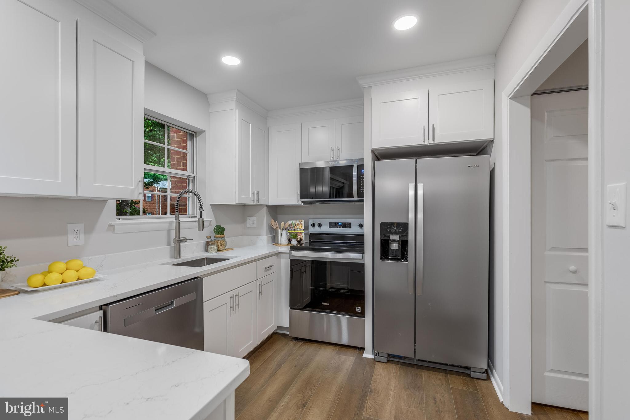 2256 Gunsmith Square Reston, VA 20191 - Photo 15 of 70
