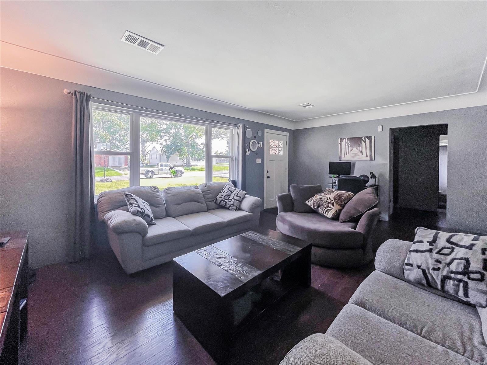 20 Friendly Drive Belleville, IL 62226 - Photo 7 of 29