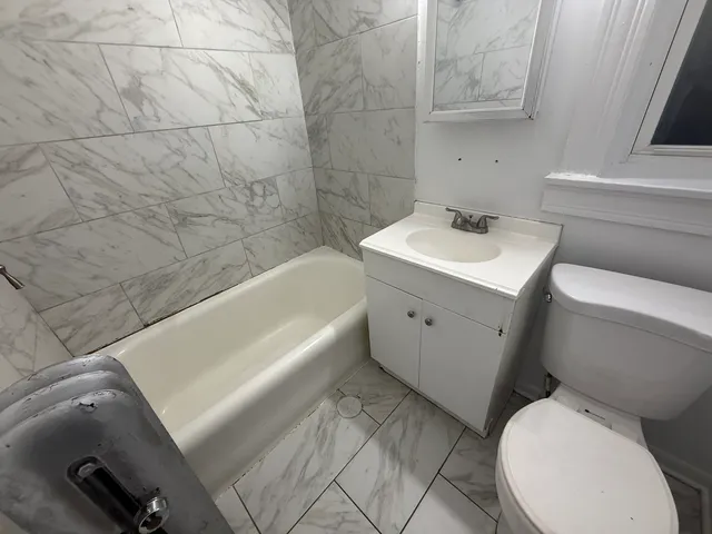 $1,295 | 2206 South 57th Avenue, Unit 3, Cicero, IL 60804