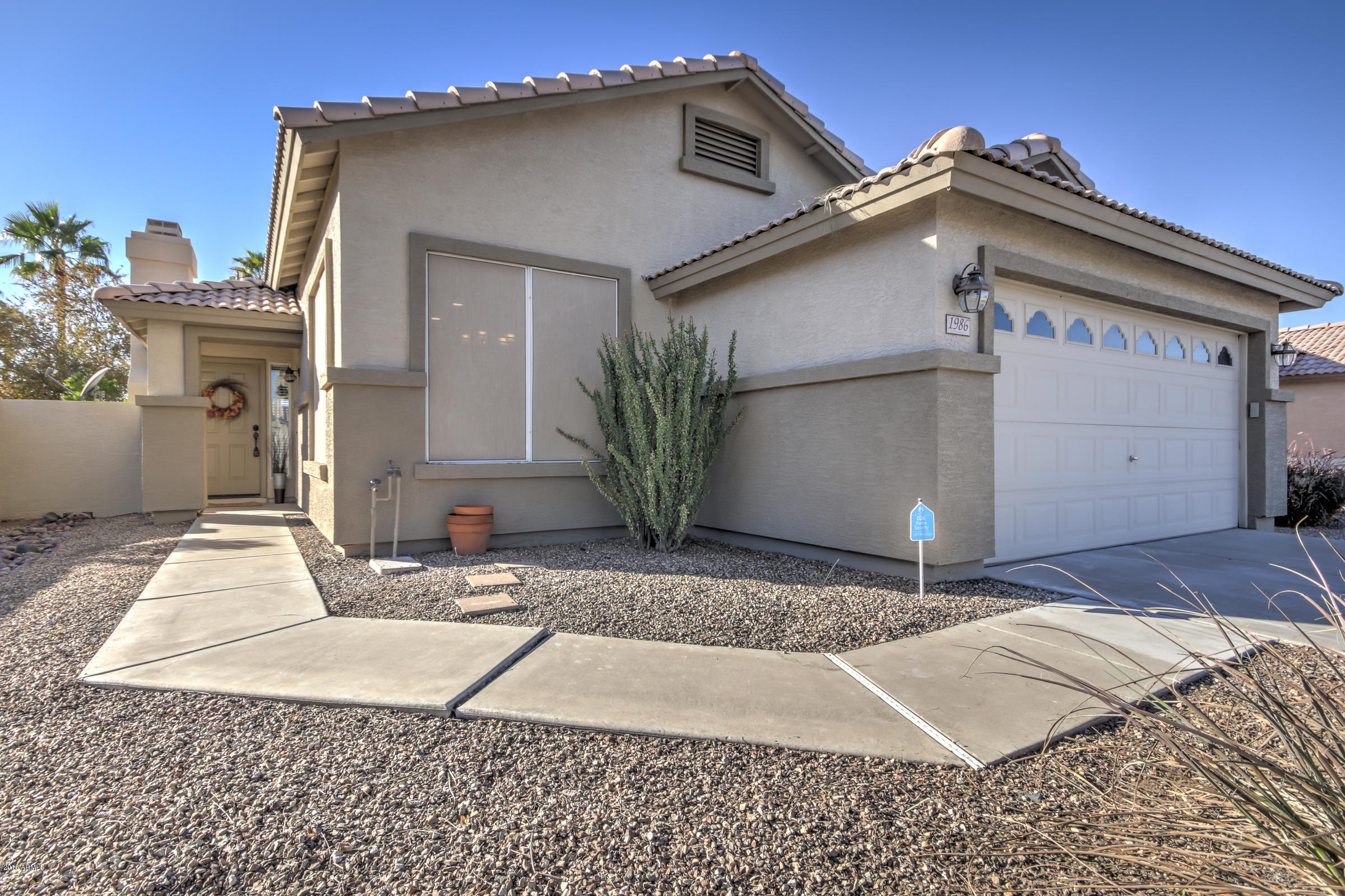 1986 South Oak Street Gilbert, AZ 85233 - Photo 2 of 37 1986 S Oak St-3