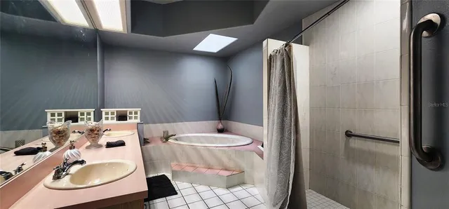 $569,900 | 3006 Drakes Landing Court, Valrico, FL 33596