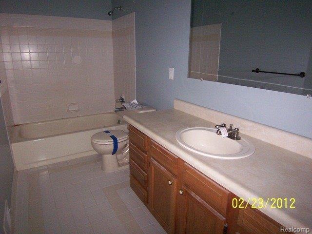 12554 Mentz Drive Romeo, MI 48065 - Photo 9 of 10 MainBath.jpg