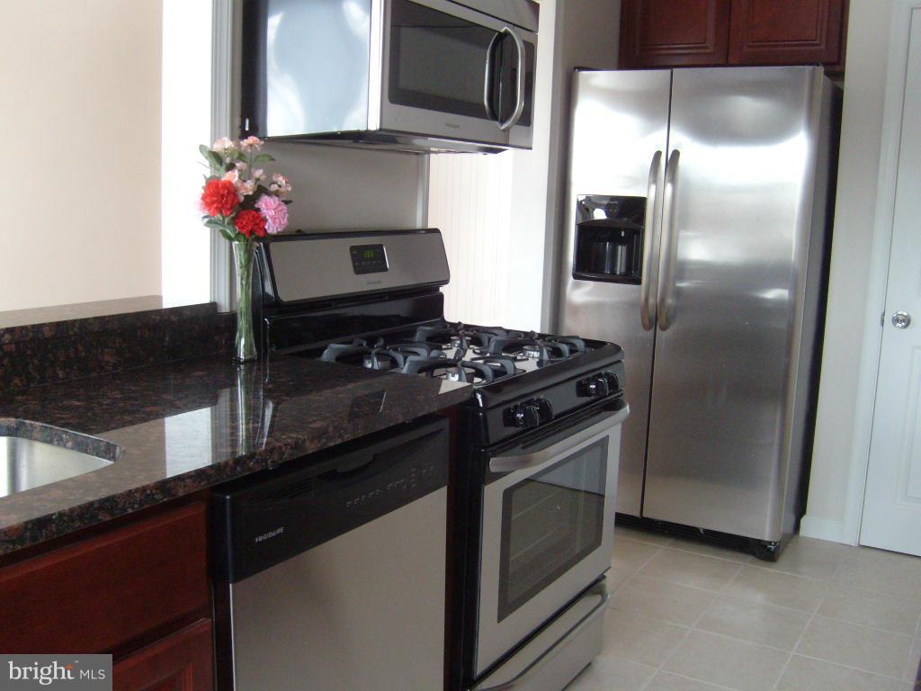 726 Old Riverside Road Baltimore, MD 21225 - Photo 1 of 22 Kitchen