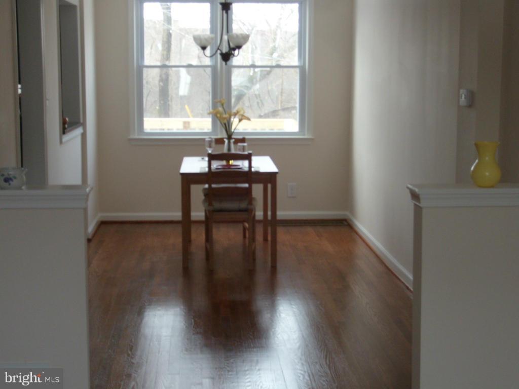 726 Old Riverside Road Baltimore, MD 21225 - Photo 2 of 22 Dining Room