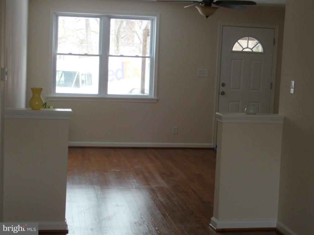 726 Old Riverside Road Baltimore, MD 21225 - Photo 12 of 22 Interior (General)