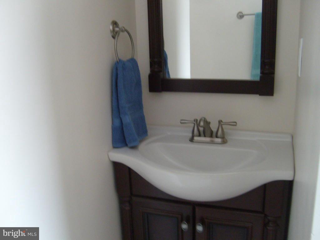 726 Old Riverside Road Baltimore, MD 21225 - Photo 17 of 22 Bath