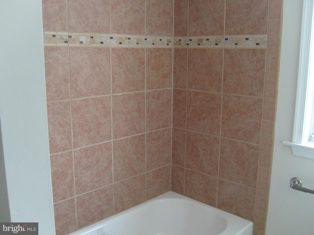 726 Old Riverside Road Baltimore, MD 21225 - Photo 8 of 22 Bath