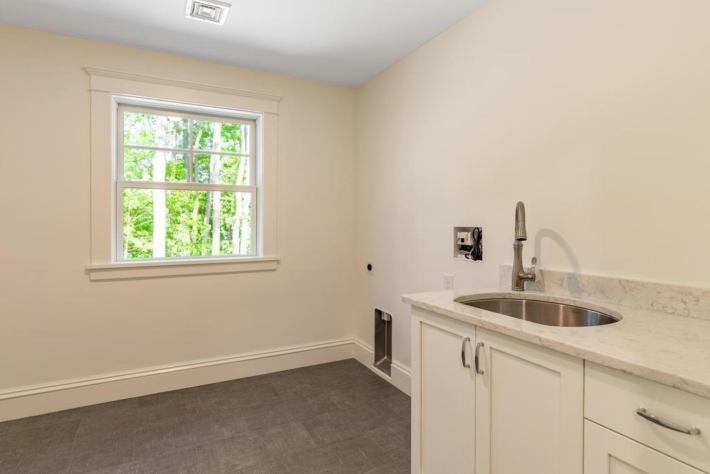 52 Tamarack Road Reading, MA 01867 - Photo 27 of 39 Gallery Image 27