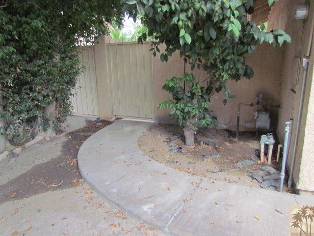 45880 Sutter Creek Road Indio, CA 92201 - Photo 5 of 42 a view of a backyard