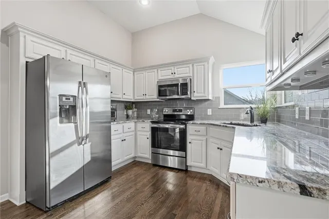 $425,000 | 10020 North Lawn Avenue, Kansas City, MO 64156