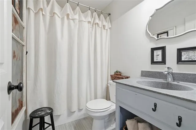 $425,000 | 10020 North Lawn Avenue, Kansas City, MO 64156