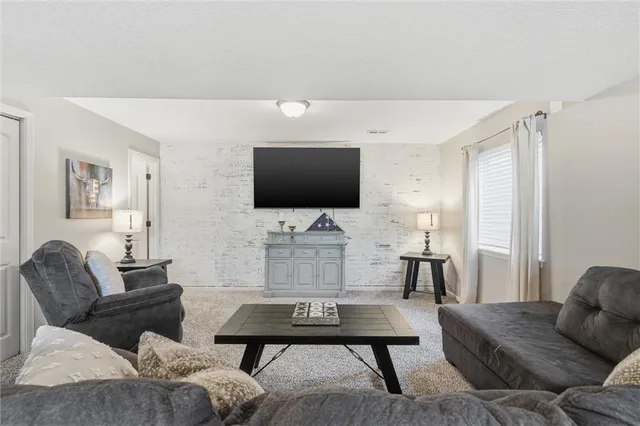 $425,000 | 10020 North Lawn Avenue, Kansas City, MO 64156