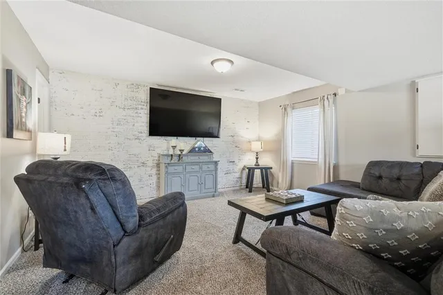 $425,000 | 10020 North Lawn Avenue, Kansas City, MO 64156