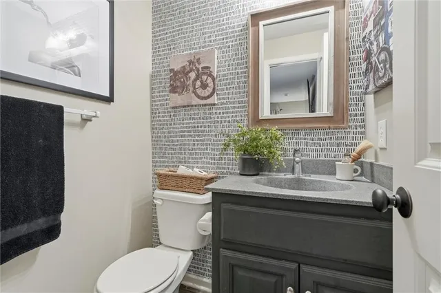 $425,000 | 10020 North Lawn Avenue, Kansas City, MO 64156