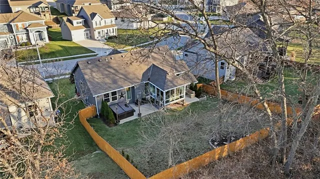 $425,000 | 10020 North Lawn Avenue, Kansas City, MO 64156