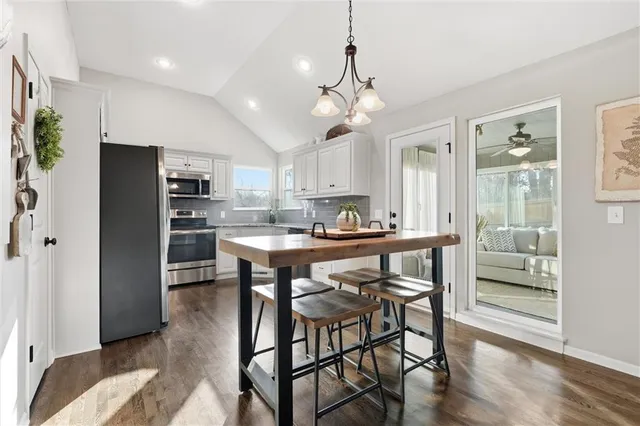 $425,000 | 10020 North Lawn Avenue, Kansas City, MO 64156