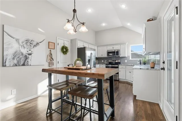 $425,000 | 10020 North Lawn Avenue, Kansas City, MO 64156