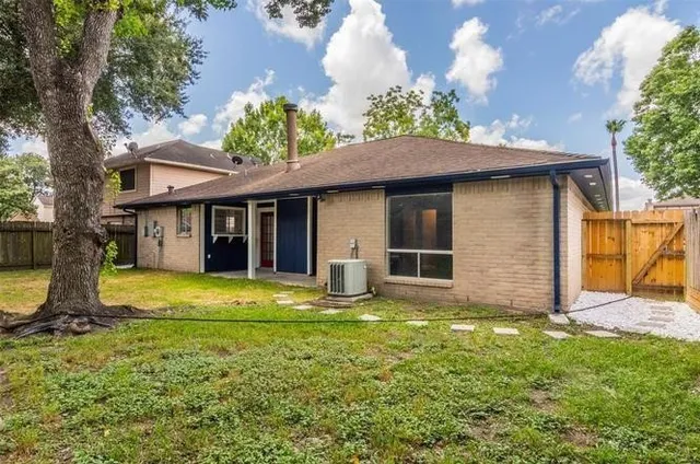 $1,750 | 12106 Essenbruk Drive, Houston, TX 77066