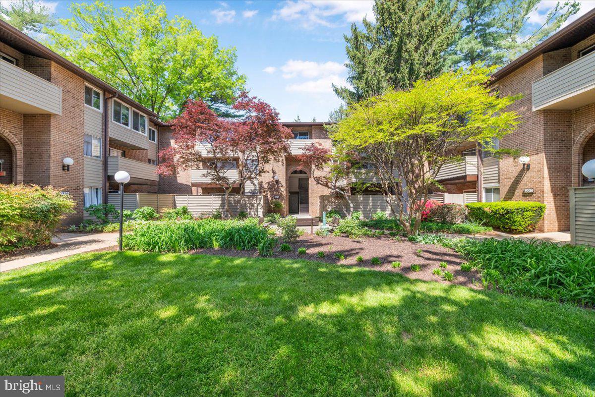 19321 Club House Road, Unit 301 Gaithersburg, MD 20886 - Photo 1 of 20 Gallery Image 1