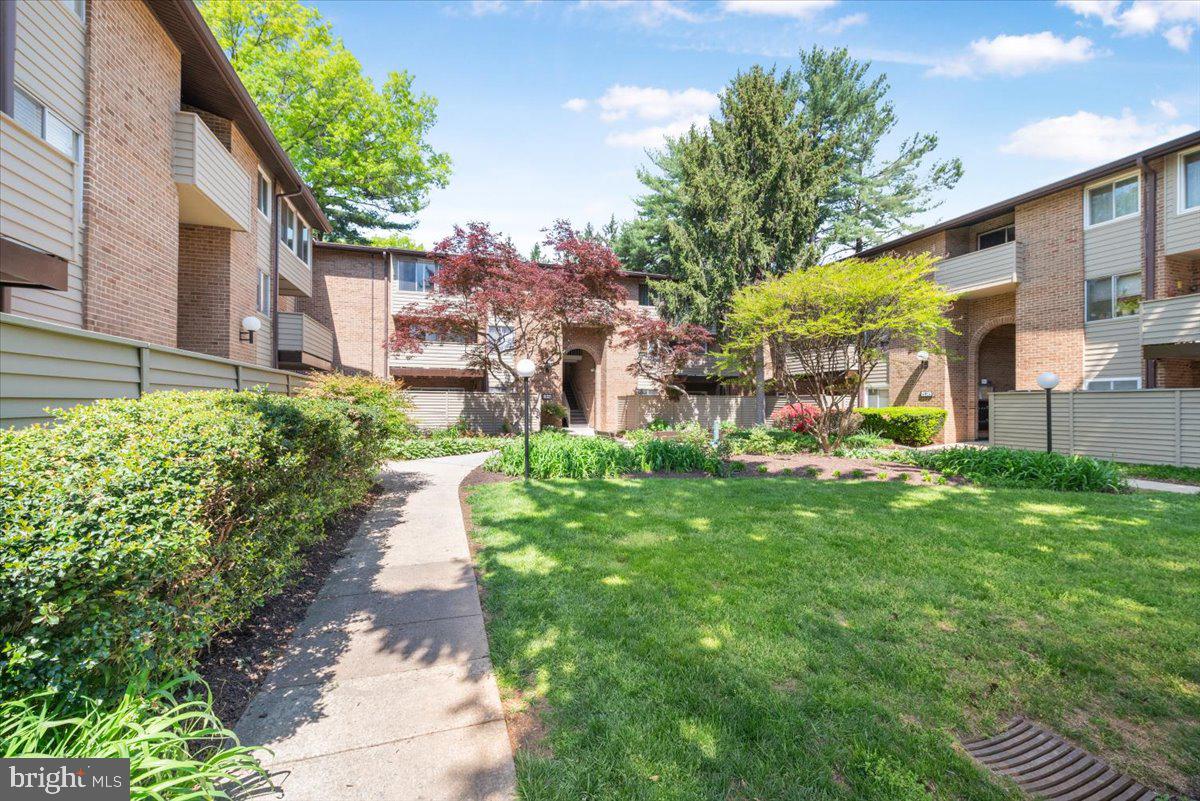 19321 Club House Road, Unit 301 Gaithersburg, MD 20886 - Photo 2 of 20 Gallery Image 2