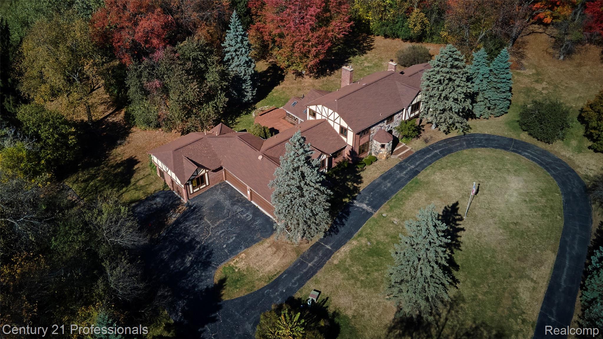 303 East Snell Road Rochester, MI 48306 - Photo 43 of 45 Aerial overview of property's location