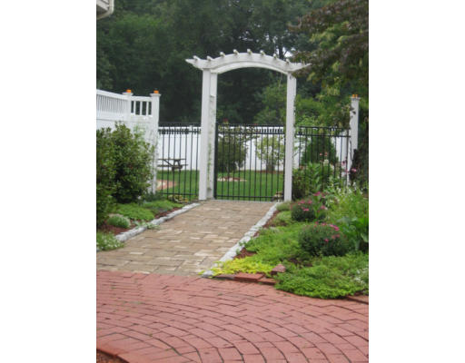 2 Old Mill Road Norfolk, MA 02056 - Photo 10 of 30 Gallery Image 10