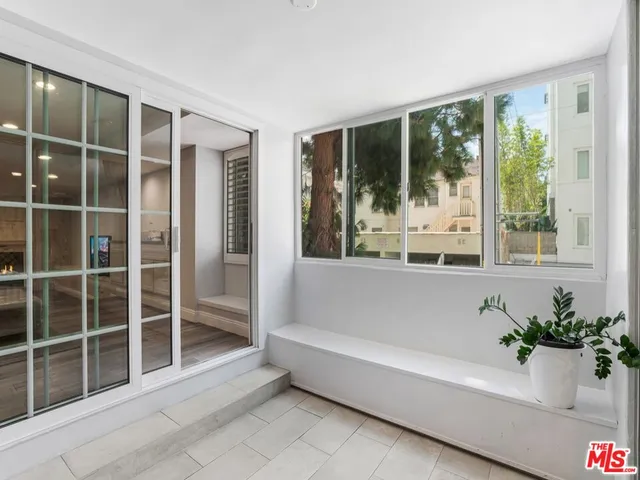 $5,900 | 441 North Oakhurst Drive, Unit 203, Beverly Hills, CA 90210