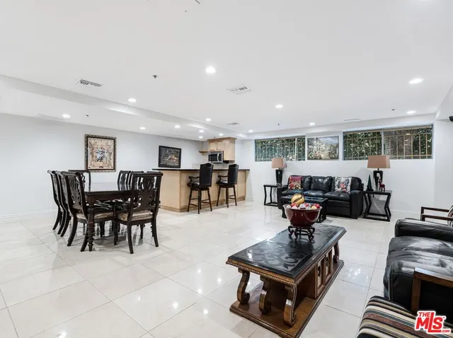 $5,900 | 441 North Oakhurst Drive, Unit 203, Beverly Hills, CA 90210