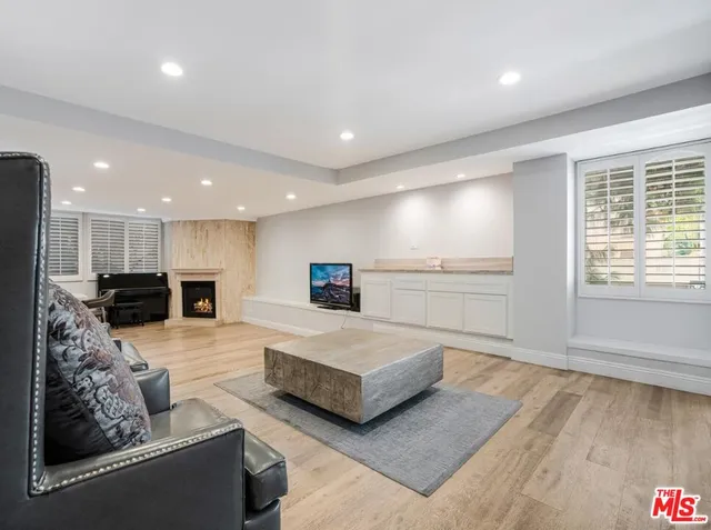 $5,900 | 441 North Oakhurst Drive, Unit 203, Beverly Hills, CA 90210