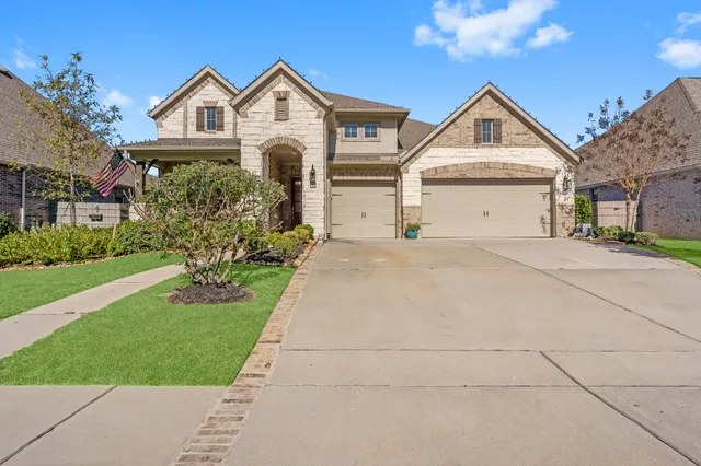 $485,000 | 15313 Garnet Groves Drive, Conroe, TX 77302