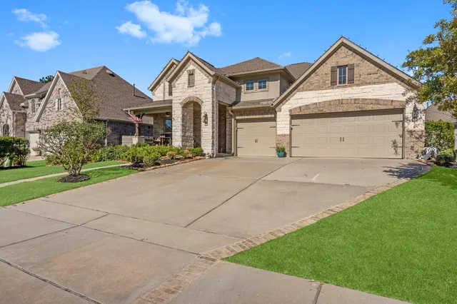 $485,000 | 15313 Garnet Groves Drive, Conroe, TX 77302