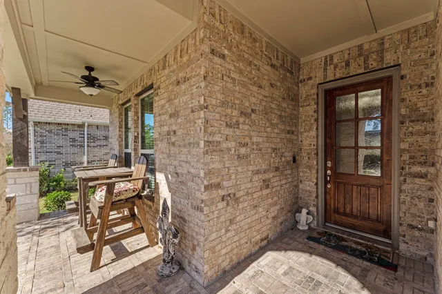 $485,000 | 15313 Garnet Groves Drive, Conroe, TX 77302