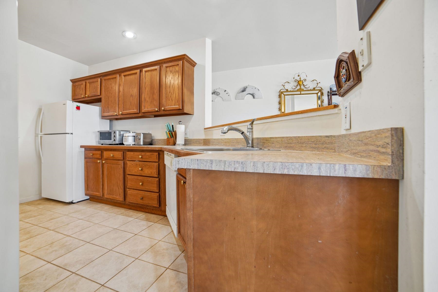 249 The Promenade Edgewater, NJ 07020 - Photo 19 of 28 Gallery Image 19