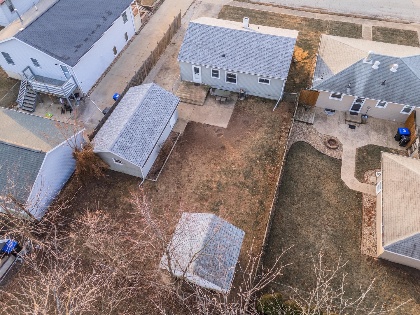 334 East Baker Street Bloomington, IL 61701 - Photo 31 of 32 an aerial view of residential houses with outdoor space