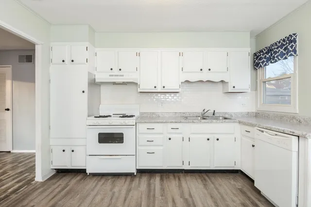 $125,000 | 334 East Baker Street, Bloomington, IL 61701