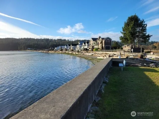 a view of swimming pool and lake view