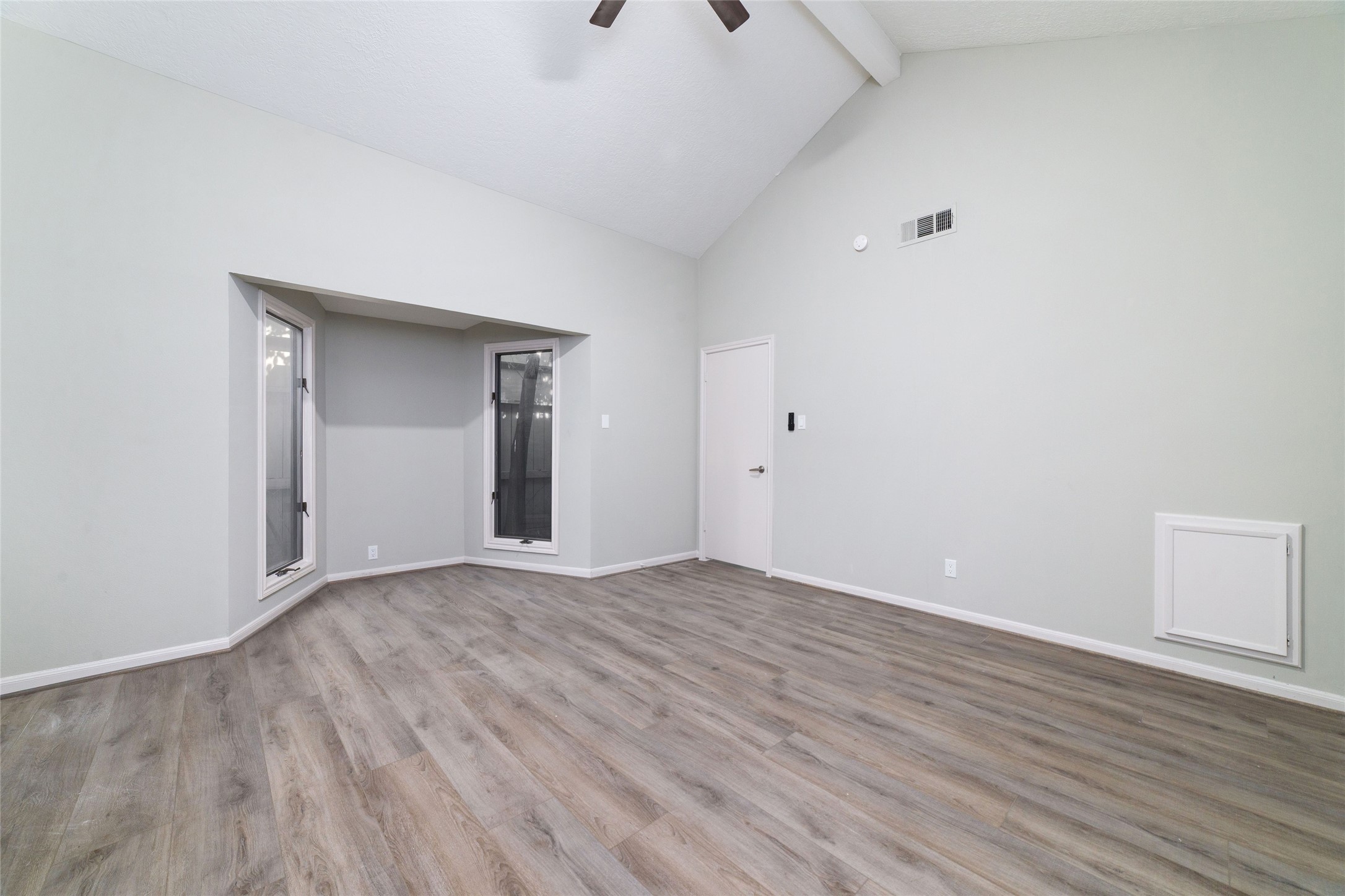 154 Old Bridge Lake Street Houston, TX 77069 - Photo 29 of 30 a view of an empty room with wooden floor and closet
