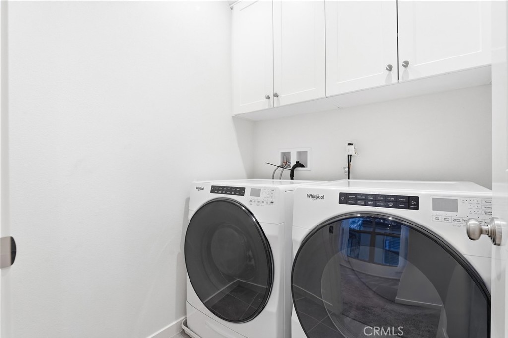 125 Messenger Irvine, CA 92618 - Photo 17 of 19 a utility room with dryer and washer