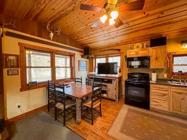 $715,000 | 1080 Admiral Road, Sparta, WI 54656