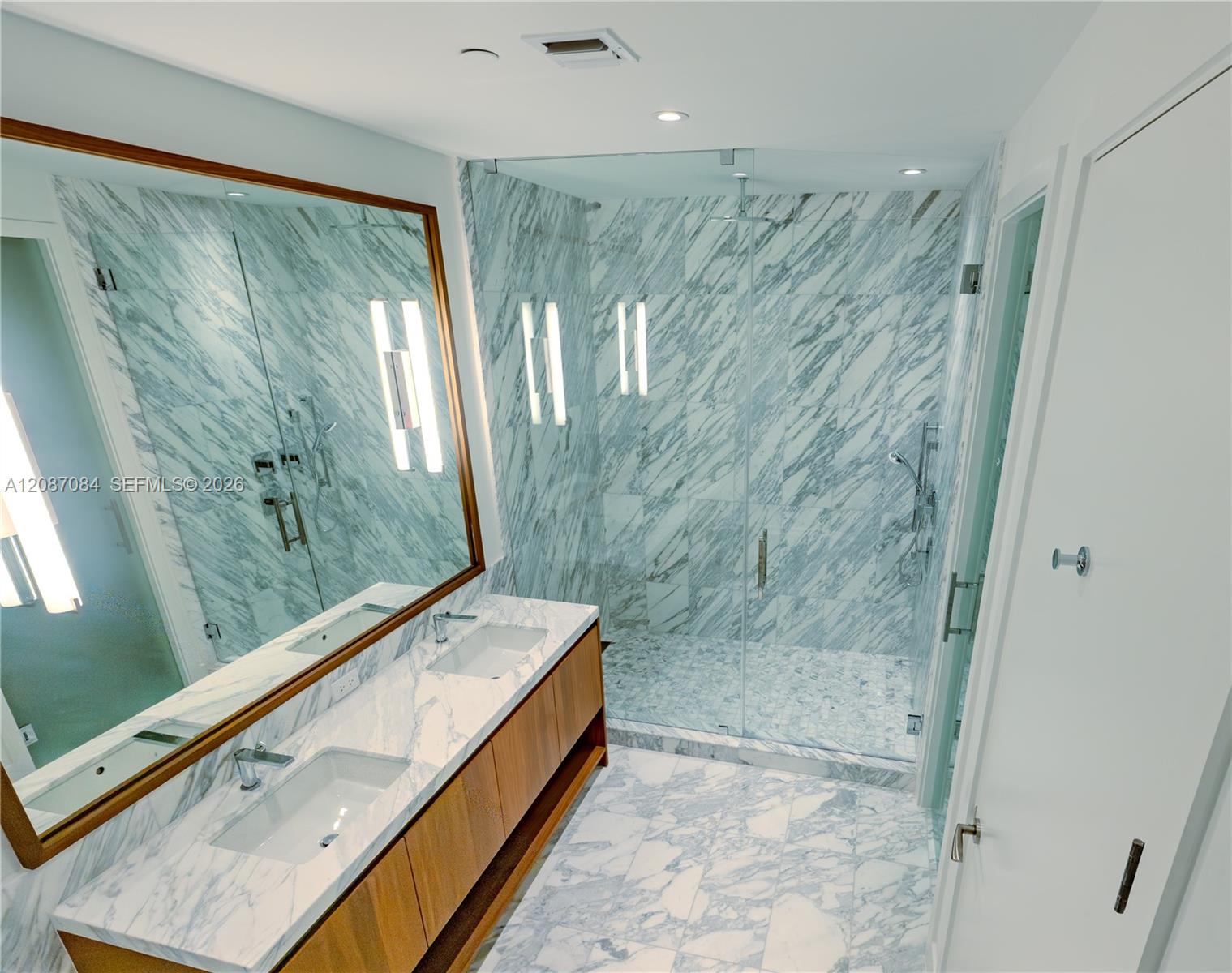 175 Southeast 25th Road, Unit 1002 Miami, FL 33129 - Photo 10 of 26 Gallery Image 10