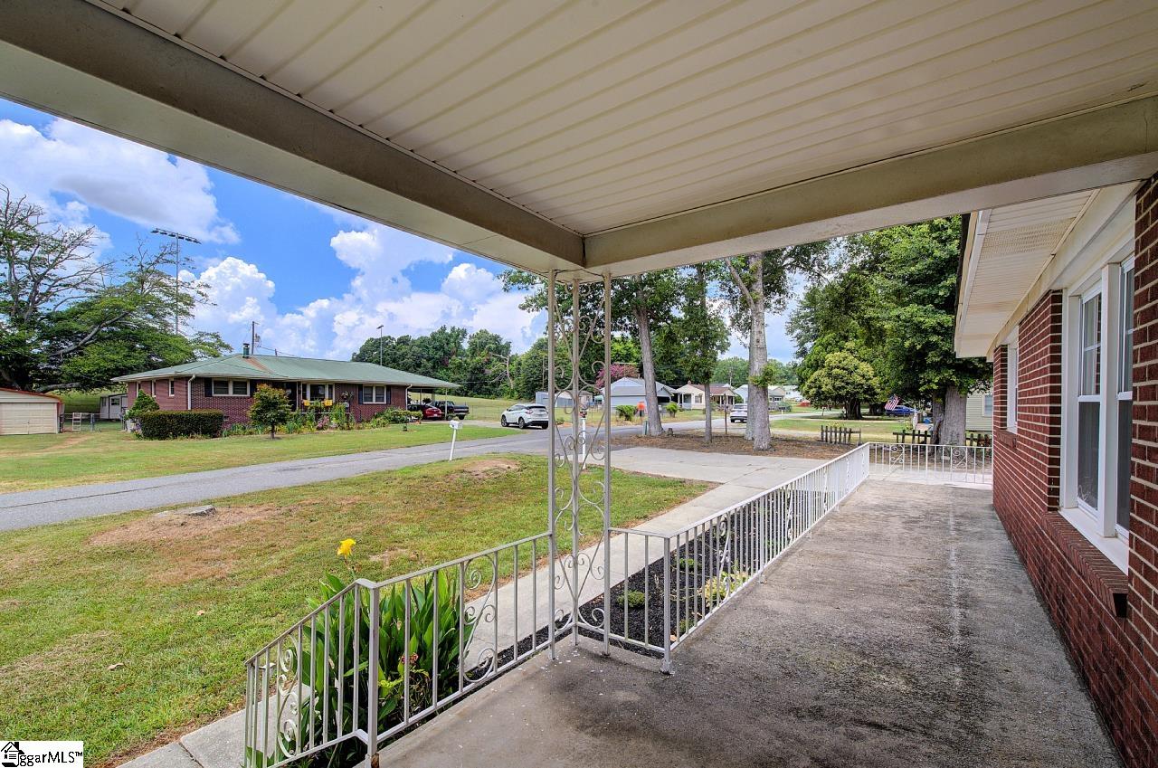 107 Hillside Drive Anderson, SC 29625 - Photo 4 of 26