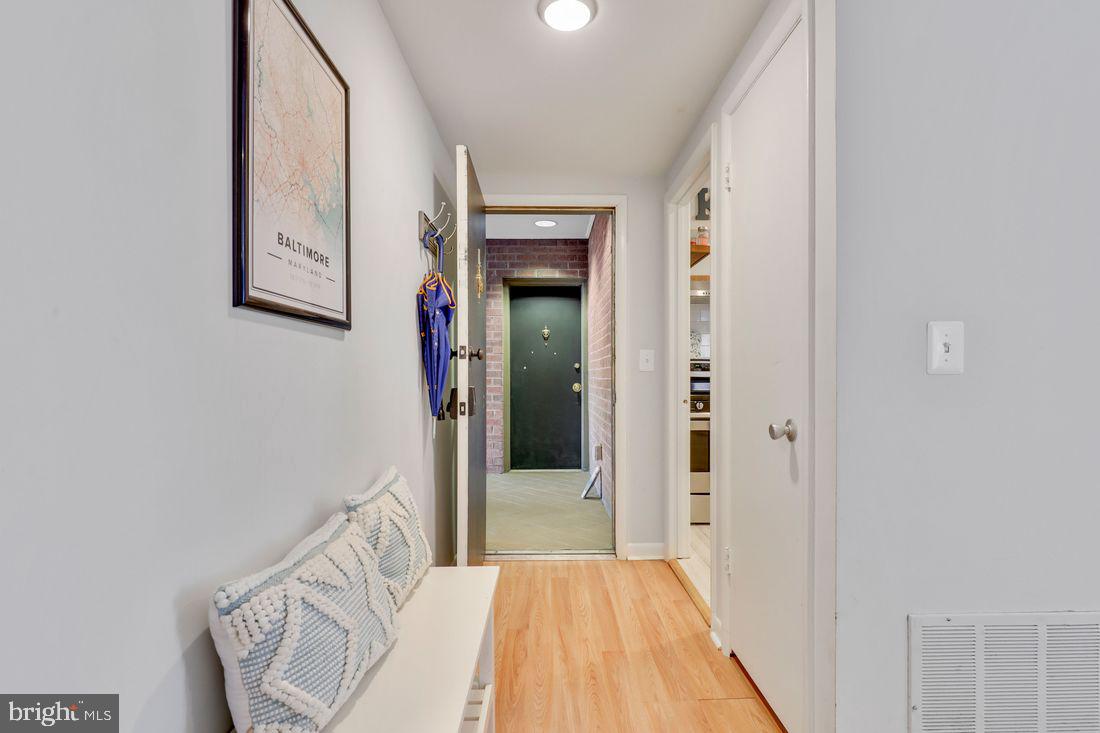 121 Cross Keys Road, Unit R121D Baltimore, MD 21210 - Photo 3 of 29