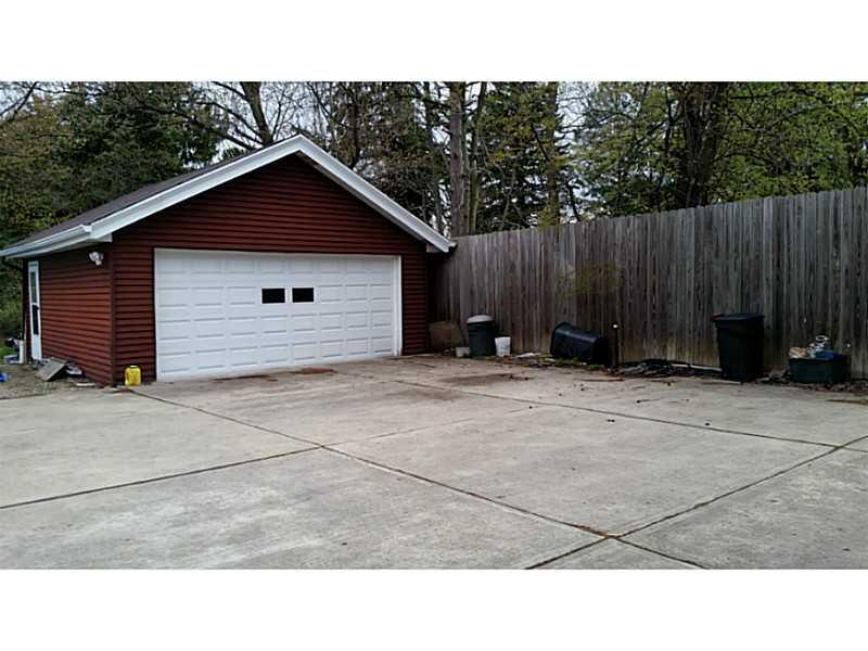 1691 Brodhead Road Coraopolis, PA 15108 - Photo 12 of 12 Parking Lot/Garage.