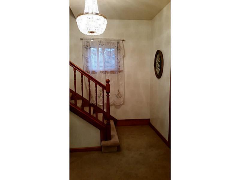 1691 Brodhead Road Coraopolis, PA 15108 - Photo 4 of 12 Entry/Foyer.